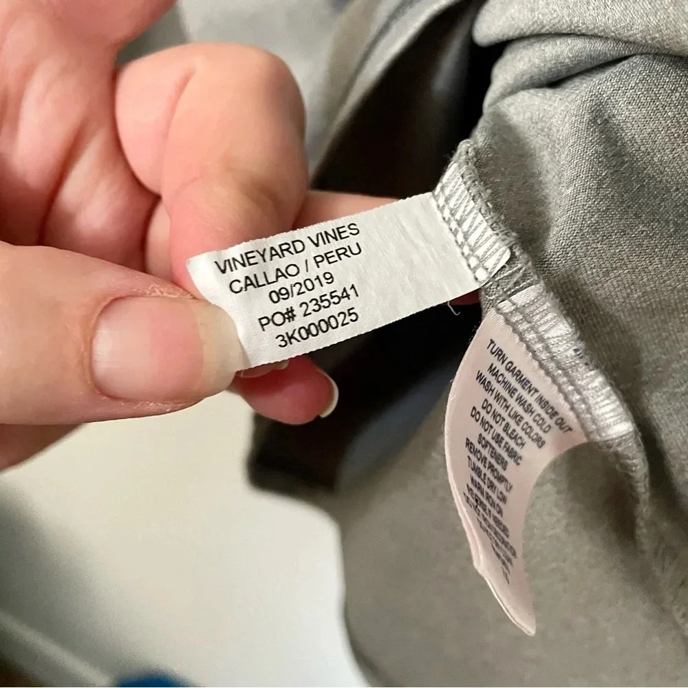 Vineyard Vines Performance Quarter Zip Sweatshirt - Picture 5 of 5